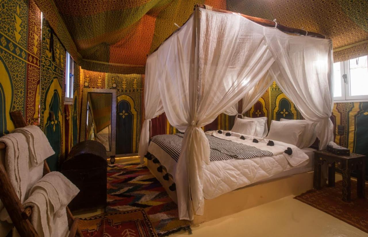 Готель Oasis Luxury Camp Мерзуга Екстер'єр фото