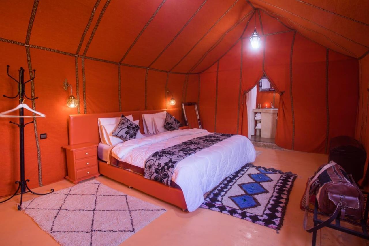 Готель Oasis Luxury Camp Мерзуга Екстер'єр фото